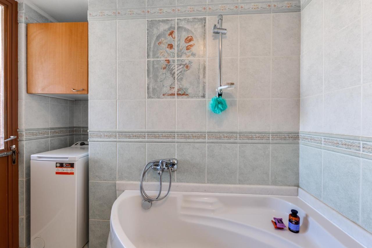 Stema City Apartment Chrissi Akti Chania Exterior foto